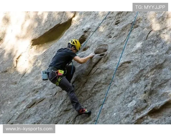 大型户外攀岩精英赛，超越自我挑战极限，野外攀岩视频比赛视频
